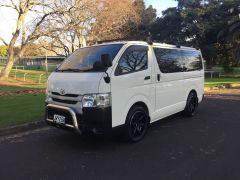 Photo of the vehicle Toyota HiAce