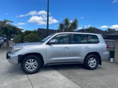 Photo of the vehicle Toyota Land Cruiser