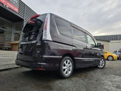 Photo of the vehicle Nissan Serena