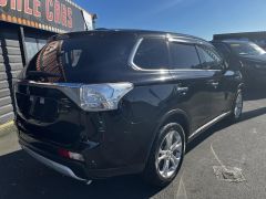 Photo of the vehicle Mitsubishi Outlander