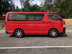 Photo of the vehicle Toyota HiAce