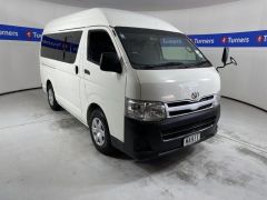 Photo of the vehicle Toyota HiAce