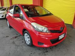 Photo of the vehicle Toyota Vitz