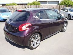 Photo of the vehicle Peugeot 208