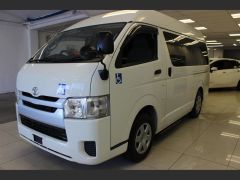 Photo of the vehicle Toyota HiAce