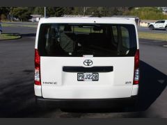 Photo of the vehicle Toyota HiAce