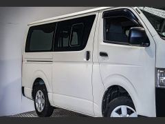 Photo of the vehicle Toyota HiAce