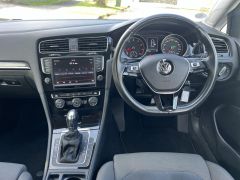 Photo of the vehicle Volkswagen Golf