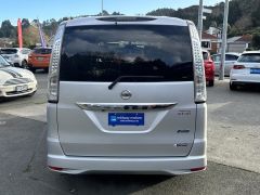 Photo of the vehicle Nissan Serena