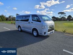 Photo of the vehicle Toyota HiAce