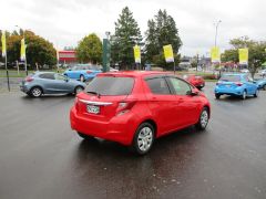 Photo of the vehicle Toyota Vitz