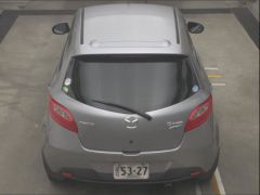 Photo of the vehicle Mazda Demio