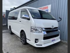 Photo of the vehicle Toyota HiAce