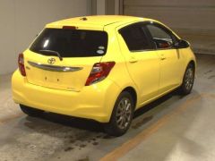 Photo of the vehicle Toyota Vitz