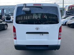 Photo of the vehicle Toyota HiAce