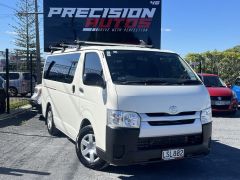 Photo of the vehicle Toyota HiAce