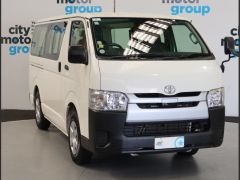 Photo of the vehicle Toyota HiAce