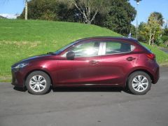 Photo of the vehicle Mazda Demio