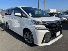 Photo of the vehicle Toyota Vellfire