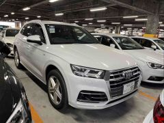 Photo of the vehicle Audi Q5