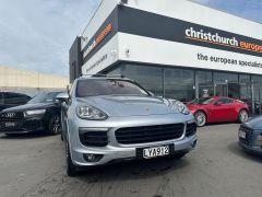 Photo of the vehicle Porsche Cayenne