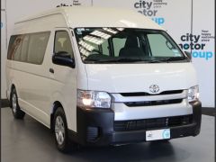 Photo of the vehicle Toyota HiAce