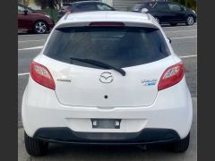 Photo of the vehicle Mazda Demio