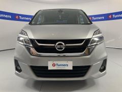 Photo of the vehicle Nissan Serena