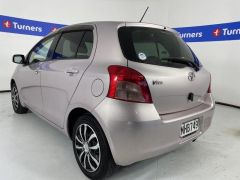 Photo of the vehicle Toyota Vitz