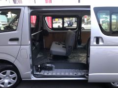 Photo of the vehicle Toyota HiAce