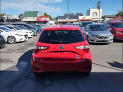 Photo of the vehicle Toyota Vitz