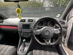 Photo of the vehicle Volkswagen Golf GTI