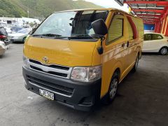 Photo of the vehicle Toyota HiAce