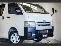 Photo of the vehicle Toyota HiAce