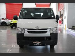 Photo of the vehicle Toyota HiAce