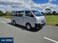 Photo of the vehicle Toyota HiAce