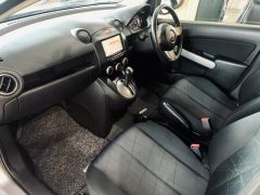 Photo of the vehicle Mazda Demio