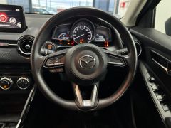 Photo of the vehicle Mazda Demio