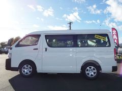 Photo of the vehicle Toyota HiAce