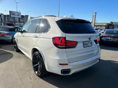 Photo of the vehicle BMW X5