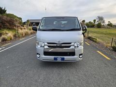 Photo of the vehicle Toyota HiAce