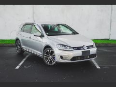 Photo of the vehicle Volkswagen Golf