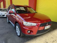 Photo of the vehicle Mitsubishi Outlander