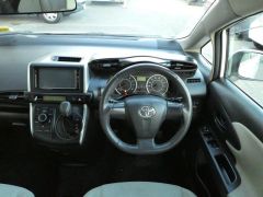 Photo of the vehicle Toyota Wish