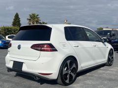 Photo of the vehicle Volkswagen Golf