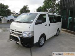 Photo of the vehicle Toyota HiAce