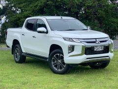 Photo of the vehicle Mitsubishi Triton