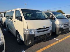 Photo of the vehicle Toyota HiAce