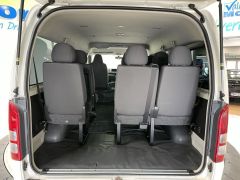 Photo of the vehicle Toyota HiAce