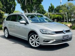 Photo of the vehicle Volkswagen Golf